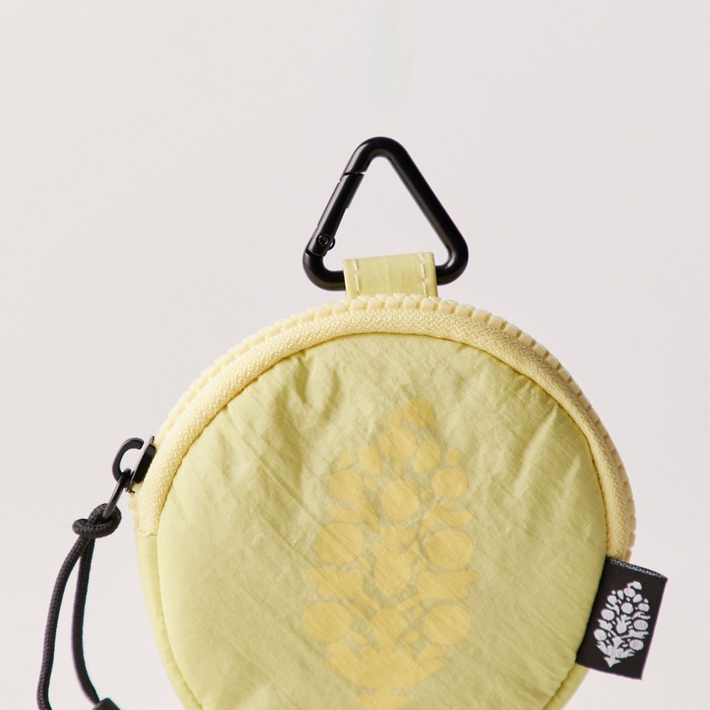 Free People Essentials Only Pouch - Picture 5 of 9